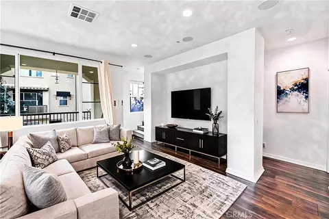 809 N Dalton #104, Azusa, CA 91702