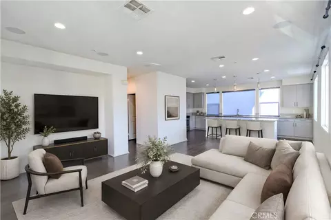 809 N Dalton #104, Azusa, CA 91702