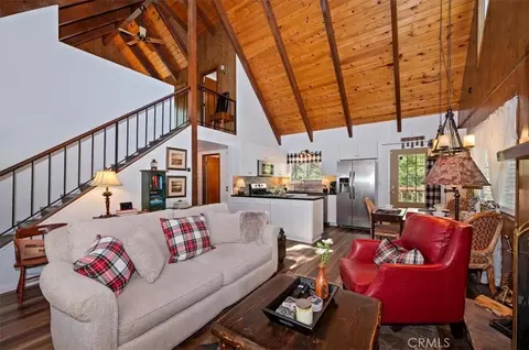 Living - 1140 Evergreen Ln, Lake Arrowhead, CA 92352 photo 3 of 4
