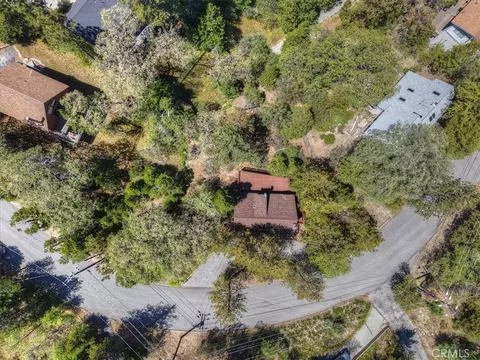 View/Area - 1140 Evergreen Ln, Lake Arrowhead, CA 92352 photo 3 of 4