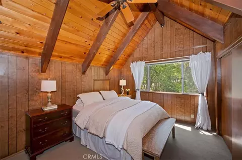 Bedroom - 1140 Evergreen Ln, Lake Arrowhead, CA 92352 photo 7 of 9
