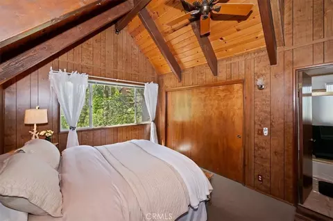 Bedroom - 1140 Evergreen Ln, Lake Arrowhead, CA 92352 photo 8 of 9