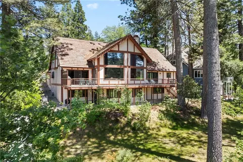 Exterior - 524 Golf Course Rd, Lake Arrowhead, CA 92352 photo 7 of 11