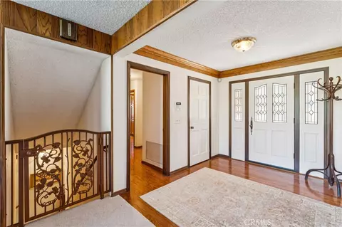 Entry Way - 524 Golf Course Rd, Lake Arrowhead, CA 92352 photo 8 of 9