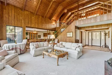 Living - 524 Golf Course Rd, Lake Arrowhead, CA 92352 photo 3 of 5