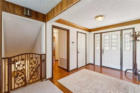 Entry Way - 524 Golf Course Rd, Lake Arrowhead, CA 92352 photo 8 of 9