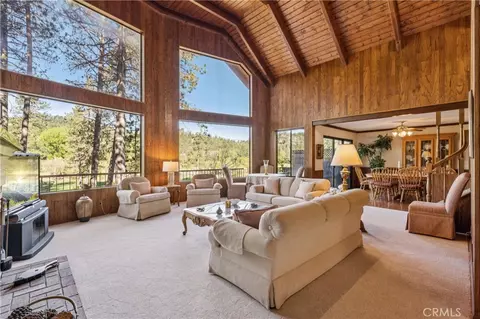 Living - 524 Golf Course Rd, Lake Arrowhead, CA 92352 photo 2 of 5