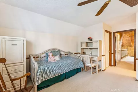 Bedroom - 524 Golf Course Rd, Lake Arrowhead, CA 92352 photo 5 of 7