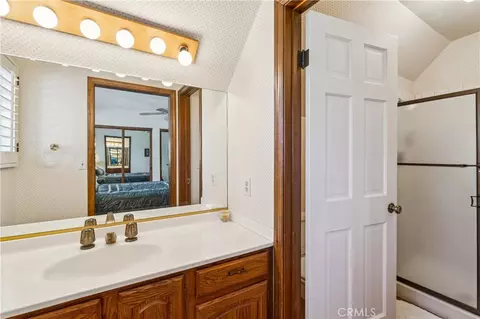 Bath - 524 Golf Course Rd, Lake Arrowhead, CA 92352 photo 7 of 9