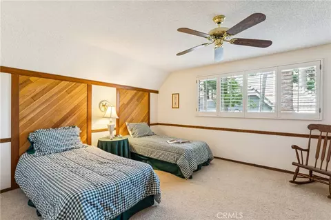 Bedroom - 524 Golf Course Rd, Lake Arrowhead, CA 92352 photo 4 of 7