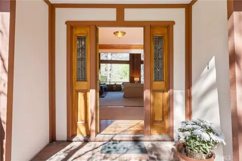 Entry Way - 524 Golf Course Rd, Lake Arrowhead, CA 92352 photo 9 of 9