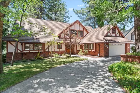 524 Golf Course Rd, Lake Arrowhead, CA 92352