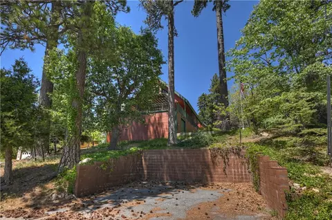 Exterior - 30 Park Dr, Running Springs, CA 92382 photo 11 of 16