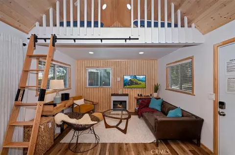 Living - 669 Knoll, Crestline, CA 92325 photo 2 of 6