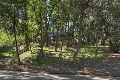 Exterior - 669 Knoll, Crestline, CA 92325 photo 9 of 15