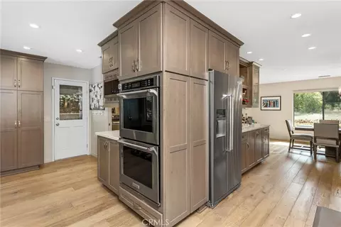 Kitchen - 1405 Sterling Rd, Redlands, CA 92373 photo 4 of 6