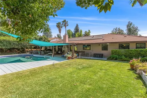 Exterior - 1405 Sterling Rd, Redlands, CA 92373 photo 2 of 11