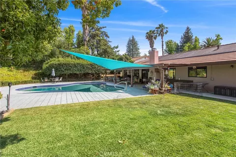 Exterior - 1405 Sterling Rd, Redlands, CA 92373 photo 6 of 11