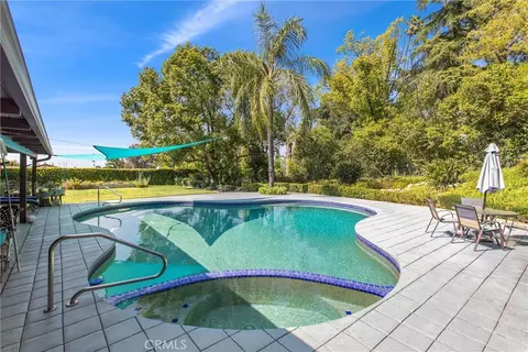 Exterior - 1405 Sterling Rd, Redlands, CA 92373 photo 9 of 11