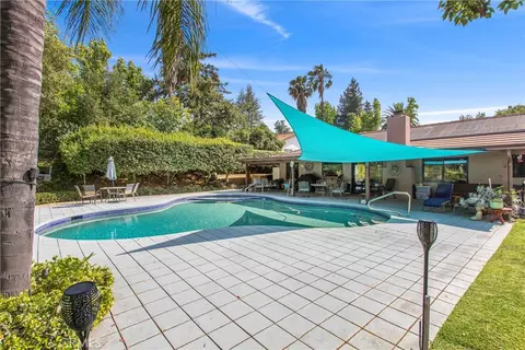 Exterior - 1405 Sterling Rd, Redlands, CA 92373 photo 7 of 11