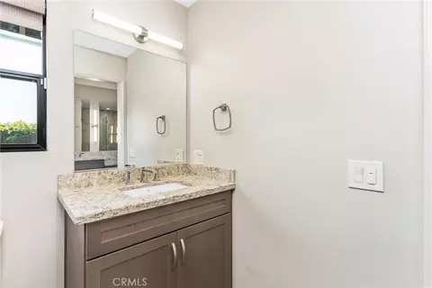 Bath - 1405 Sterling Rd, Redlands, CA 92373 photo 5 of 5