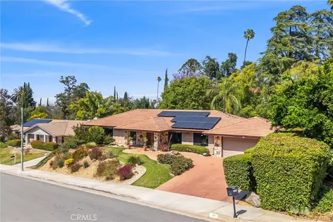 View/Area - 1405 Sterling Rd, Redlands, CA 92373 photo 2 of 11