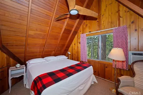 Bedroom - 260 Burnt Ml, Lake Arrowhead, CA 92352 photo 10 of 12