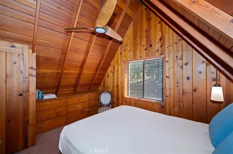Bedroom - 260 Burnt Ml, Lake Arrowhead, CA 92352 photo 7 of 12