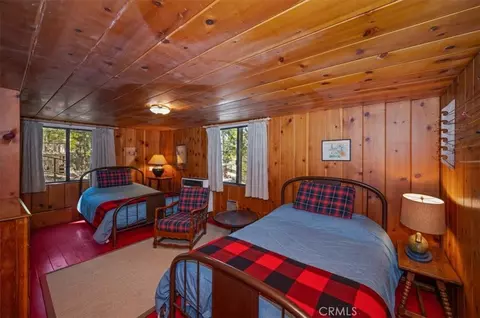 Bedroom - 260 Burnt Ml, Lake Arrowhead, CA 92352 photo 4 of 12
