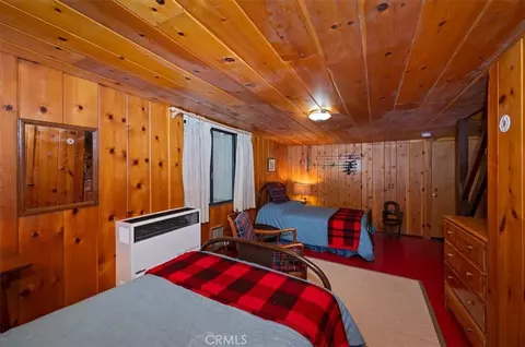 Bedroom - 260 Burnt Ml, Lake Arrowhead, CA 92352 photo 5 of 12