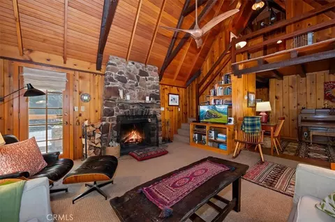 Living - 260 Burnt Ml, Lake Arrowhead, CA 92352 photo 2 of 5