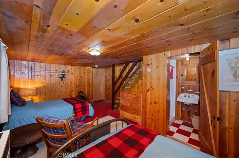 Bedroom - 260 Burnt Ml, Lake Arrowhead, CA 92352 photo 6 of 12