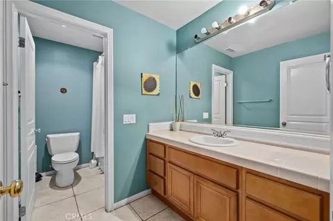 Bath - 13311 Kamelia St, Eastvale, CA 92880 photo 4 of 4