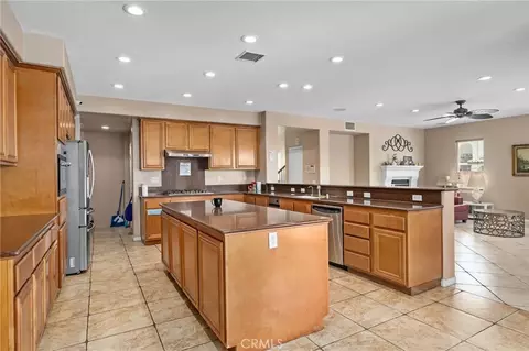 Kitchen - 13311 Kamelia St, Eastvale, CA 92880 photo 3 of 6