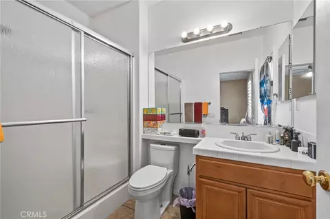Bath - 13311 Kamelia St, Eastvale, CA 92880 photo 2 of 4