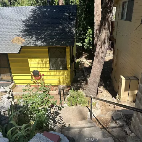 607 Seeley, Crestline, CA 92325 photo 4