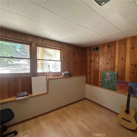 607 Seeley, Crestline, CA 92325 photo 6
