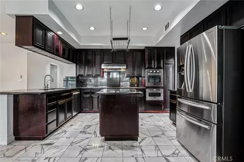 901 Clearwood Ave, Riverside, CA 92506