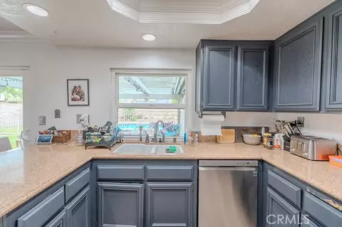 Kitchen - 13469 Saratoga, Chino, CA 91710 photo 5 of 5