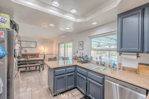 Kitchen - 13469 Saratoga, Chino, CA 91710 photo 4 of 5