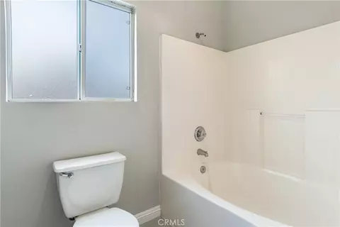 Bath - 1709 Double Eagle Ave, Beaumont, CA 92223 photo 1 of 1