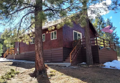 39961 Lakeview Dr, Big Bear Lake, CA 92315