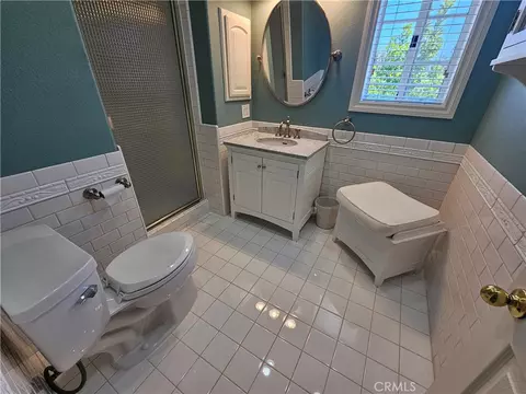 Bath - 1703 Kyle Ln, Redlands, CA 92373 photo 3 of 6