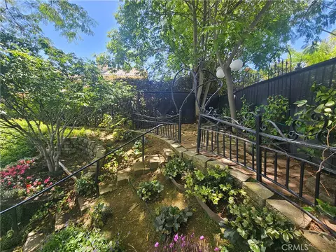 Exterior - 1703 Kyle Ln, Redlands, CA 92373 photo 5 of 15