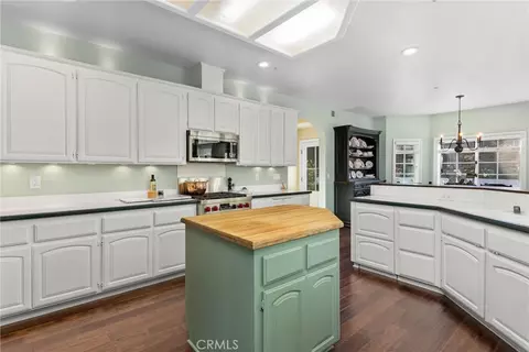 Kitchen - 1703 Kyle Ln, Redlands, CA 92373 photo 4 of 7