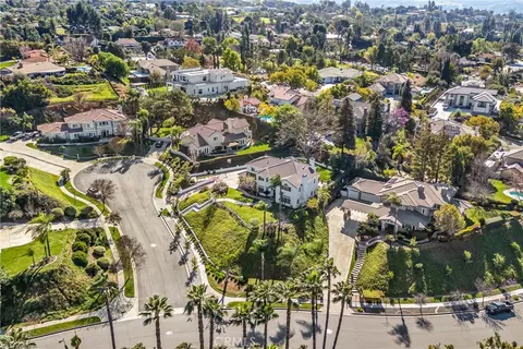 View/Area - 1703 Kyle Ln, Redlands, CA 92373 photo 4 of 9