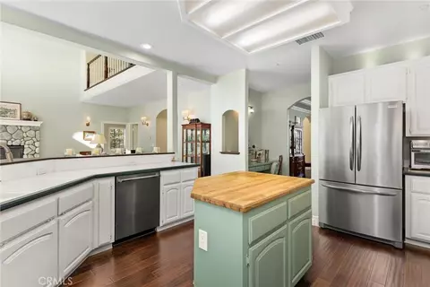 Kitchen - 1703 Kyle Ln, Redlands, CA 92373 photo 6 of 7