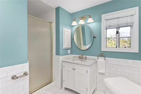 Bath - 1703 Kyle Ln, Redlands, CA 92373 photo 2 of 6