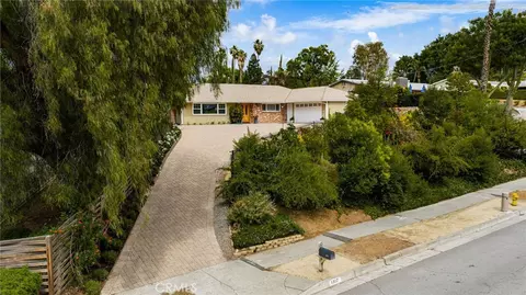 1317 S Center St, Redlands, CA 92373