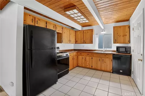 Kitchen - 2317 Eagle, Running Springs, CA 92382 photo 2 of 3